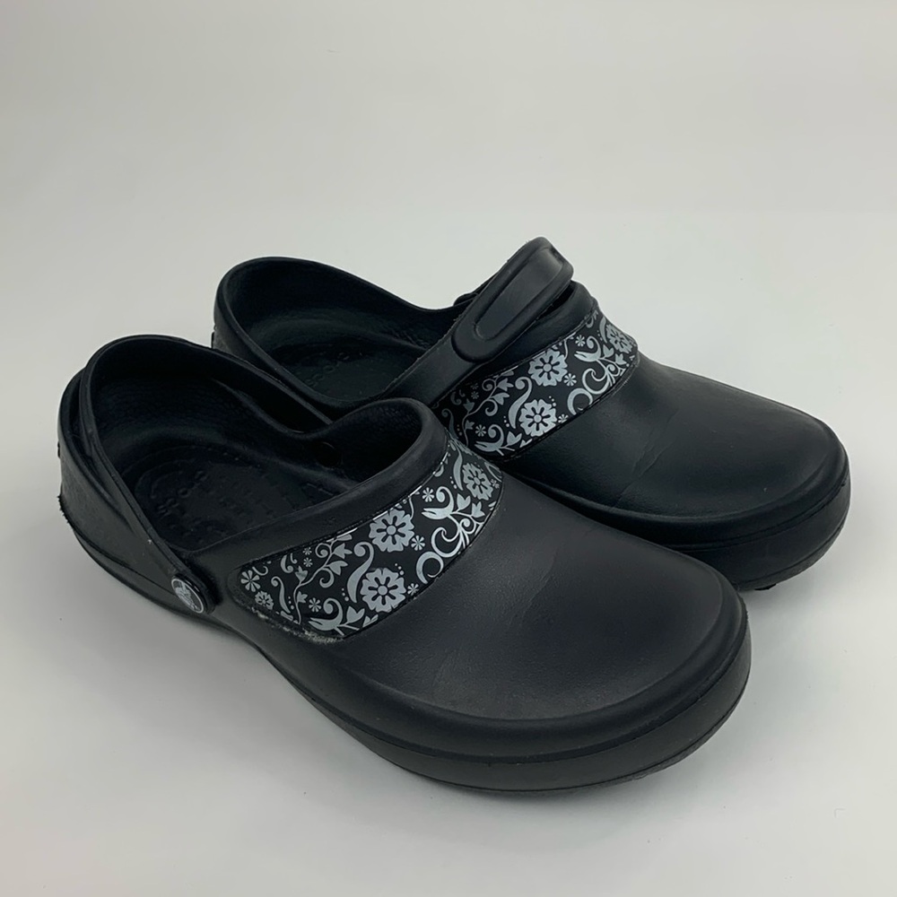 Crocs Mule clogs Slip on shoes Size 8 black Silver sling back Slip resistant